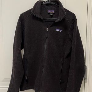 Black Pategonia fleece size medium